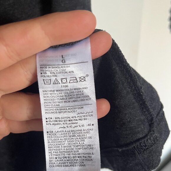 Old Navy Grey T-shirt - Picture 5 of 5